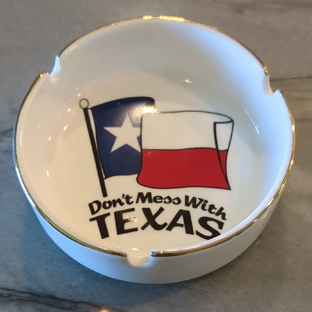 Texas Flag Ceramic Ashtray with Gold Trim